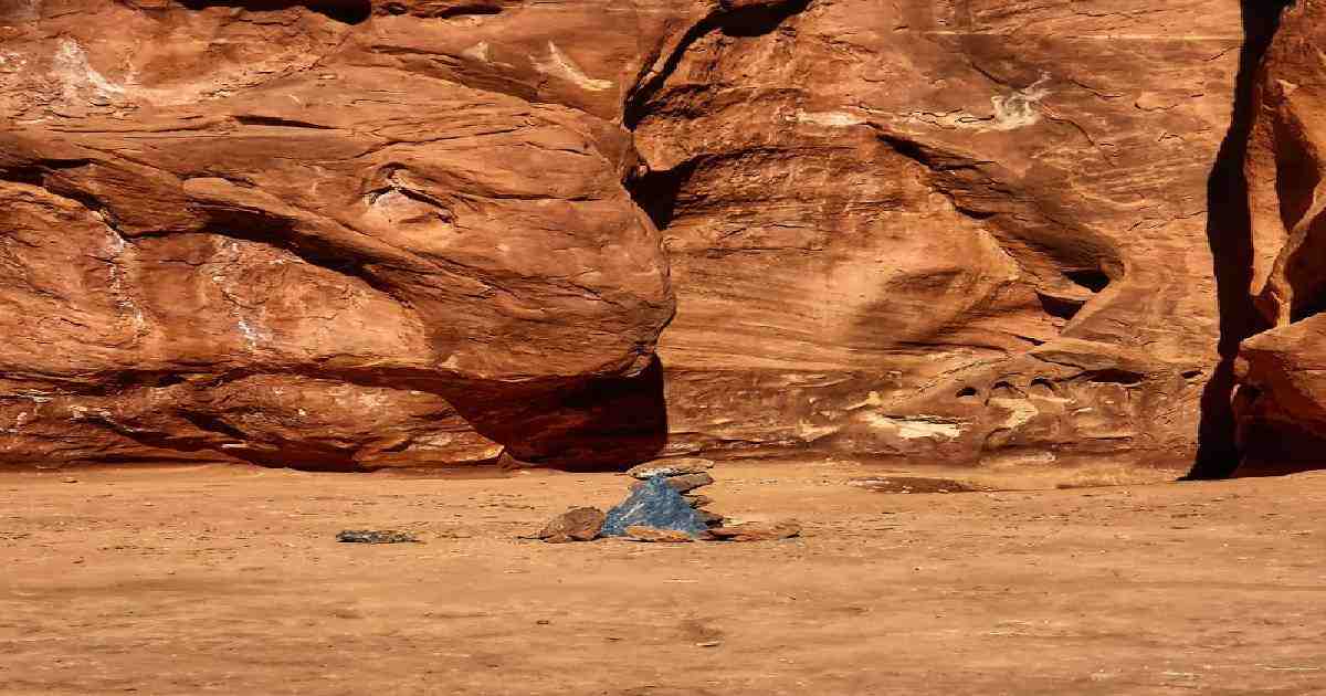 The Utah Department of Public Safety , Utah desert , mysterious silver monolith