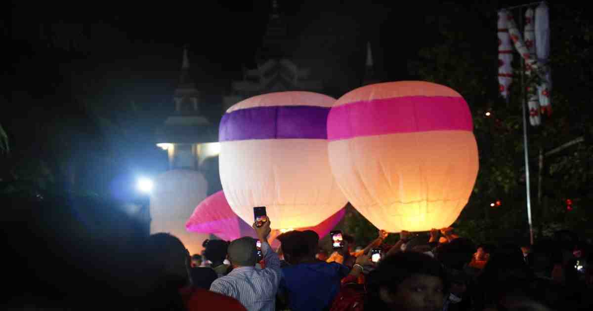 Gautama Buddha , Fanush , Probarona Purnima , Buddhist community , Probarona Purnima observed