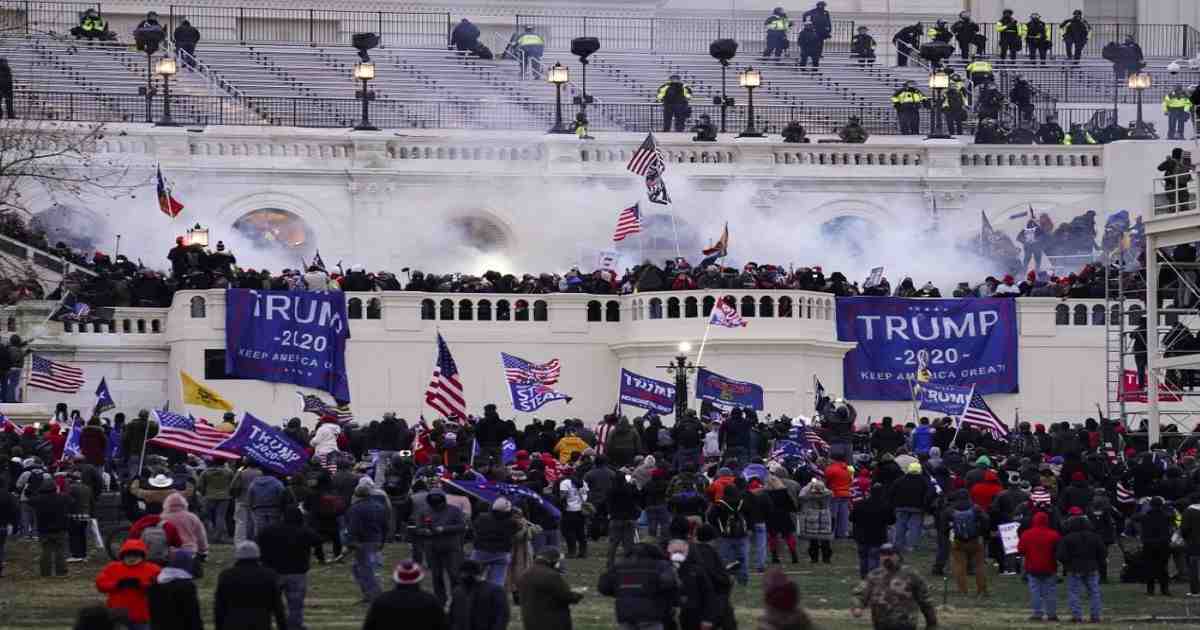 Capitol Police , Electoral College votes , President Donald Trump , U.S. Capitol Police , Trump loyalists , US riot , Cop dies after riots