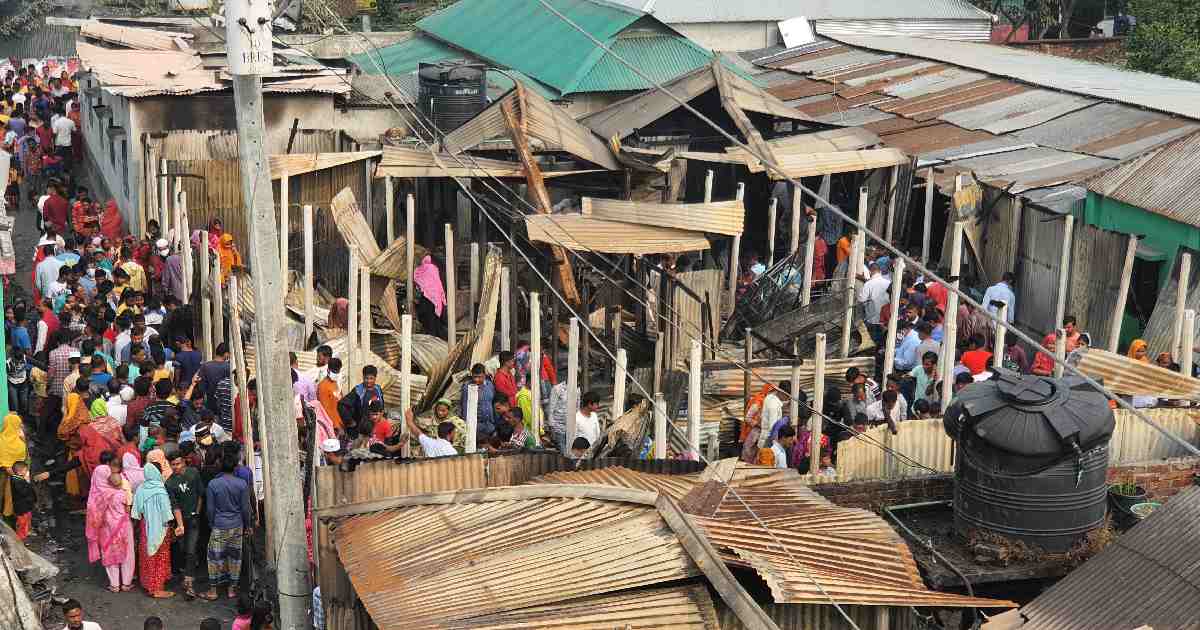 Kaliakoir Fire Service and Control Room , Gazipur colony leaves four dead , Fire leaves four dead , Gazipur fire , Fire at Gazipur colony , Palli Bidyut area , Four people burned to death