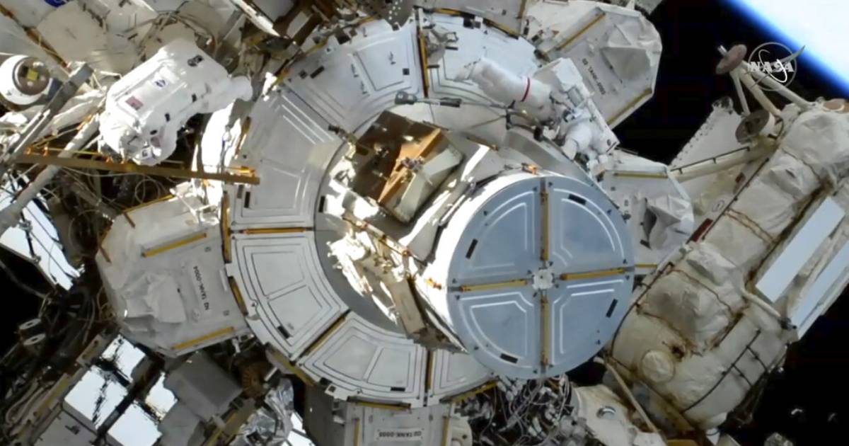 Spacewalking astronauts , International Space Station , NASA , space , Science