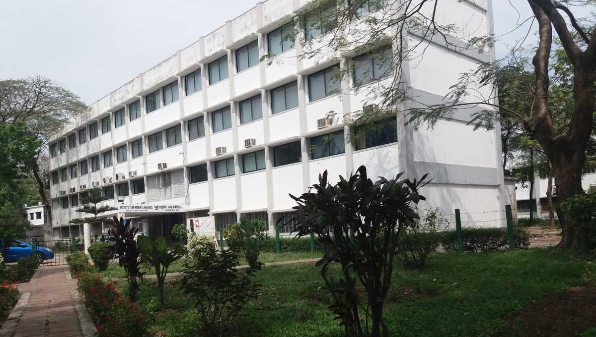 Romance with foreign languages; DU’s Language Institute draws huge students