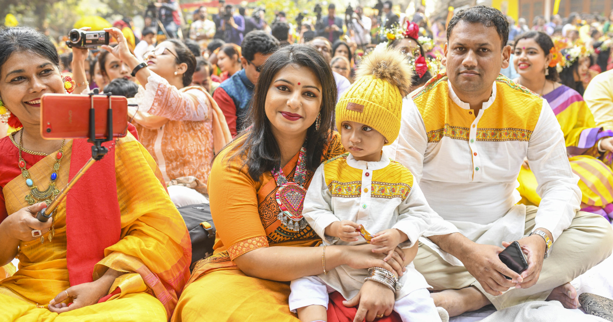 Jatiya Bashanta Utsab Udjapon Parishad , Fine Arts Faculty , Bakultala , celebrations in pictures , celebrations , Pahela Falgun , Valentine’s Day , Amar Ekushey Book Fair , cultural programme , Festival
