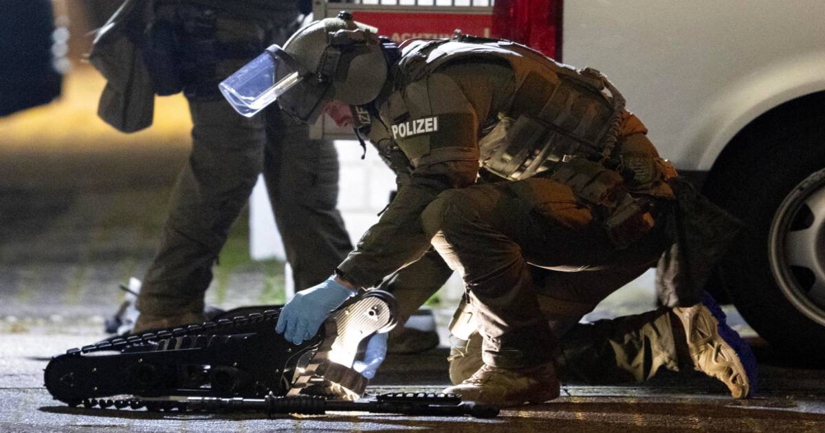 Germany , suspected far-right attack , 9 killed , Chancellor Angela Merkel