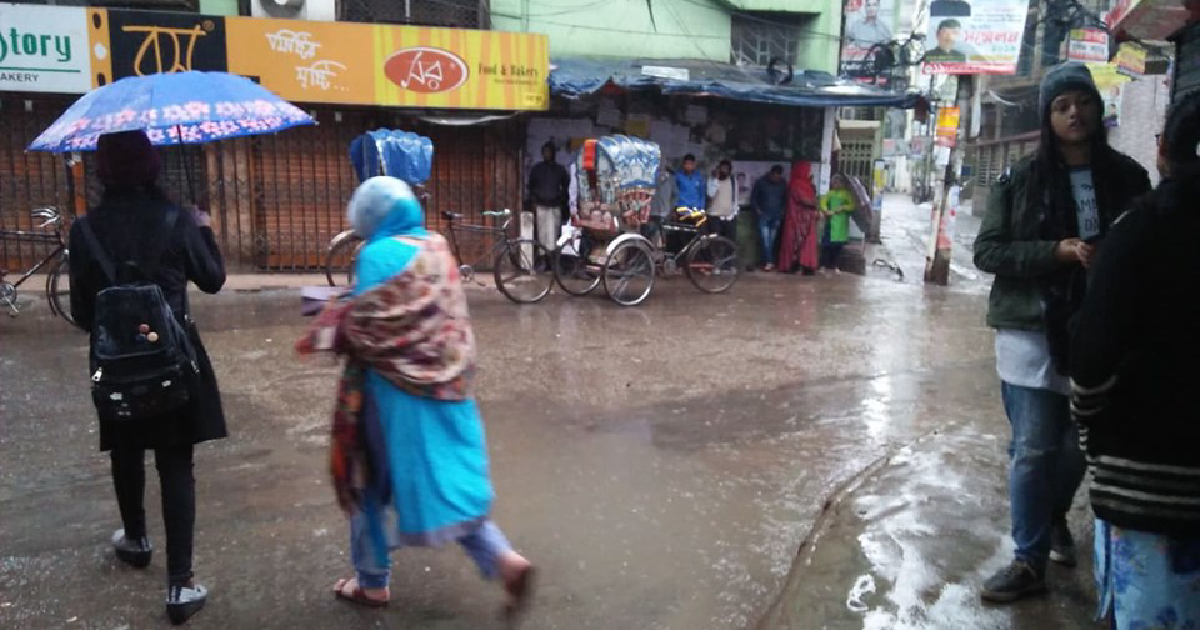 Dhaka’s air quality slightly improves after rain