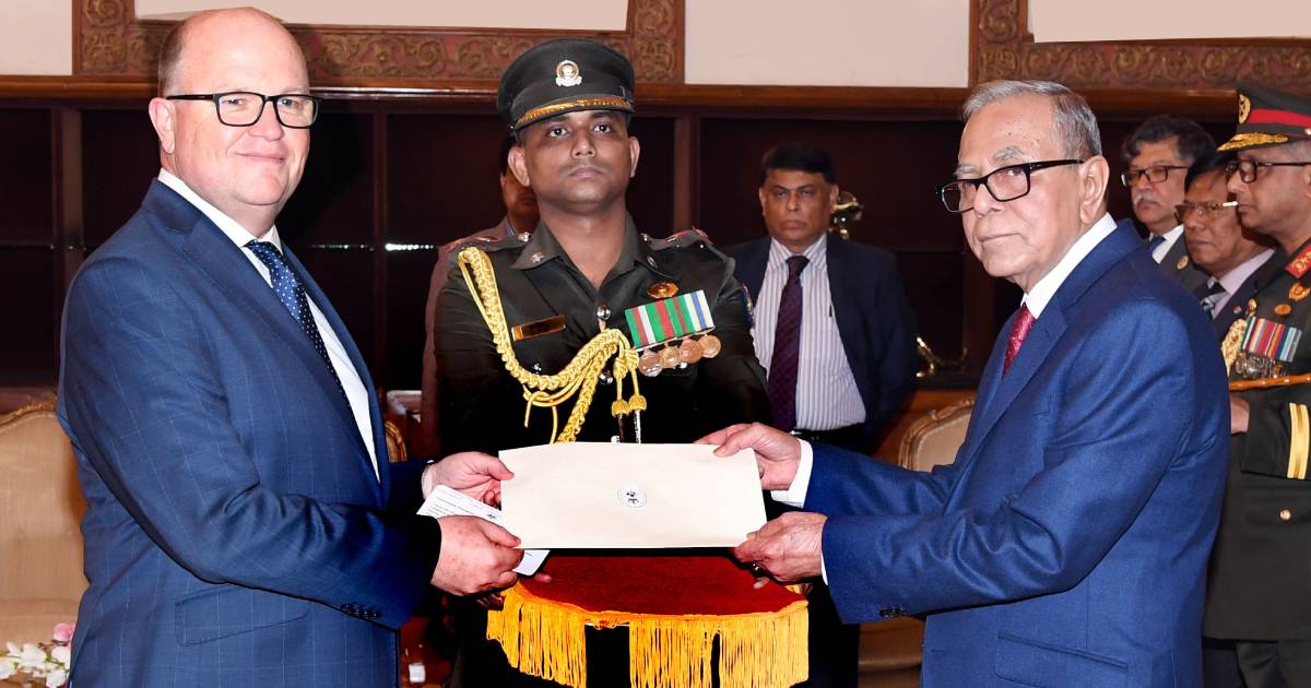 Jeremy Christopher Courtenay Bruer , Australian High Commissioner to Bangladesh , credentials , Australian envoy , President Abdul Hamid , Australia