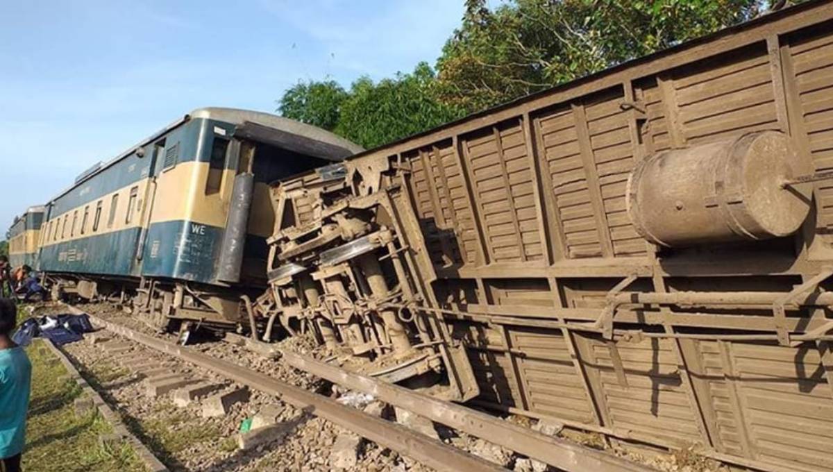 Moulvibazar train crash , train accident , Bangladesh