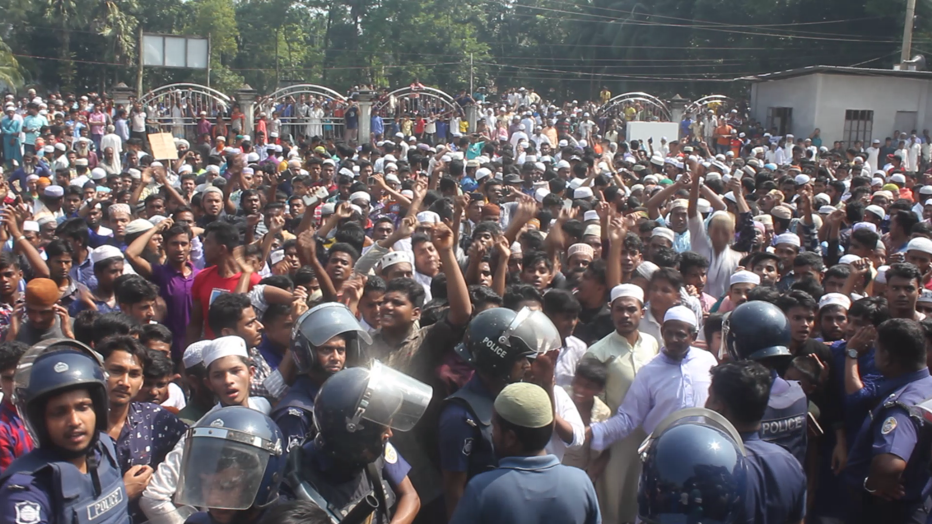 prophet , 3 killed , Bhola